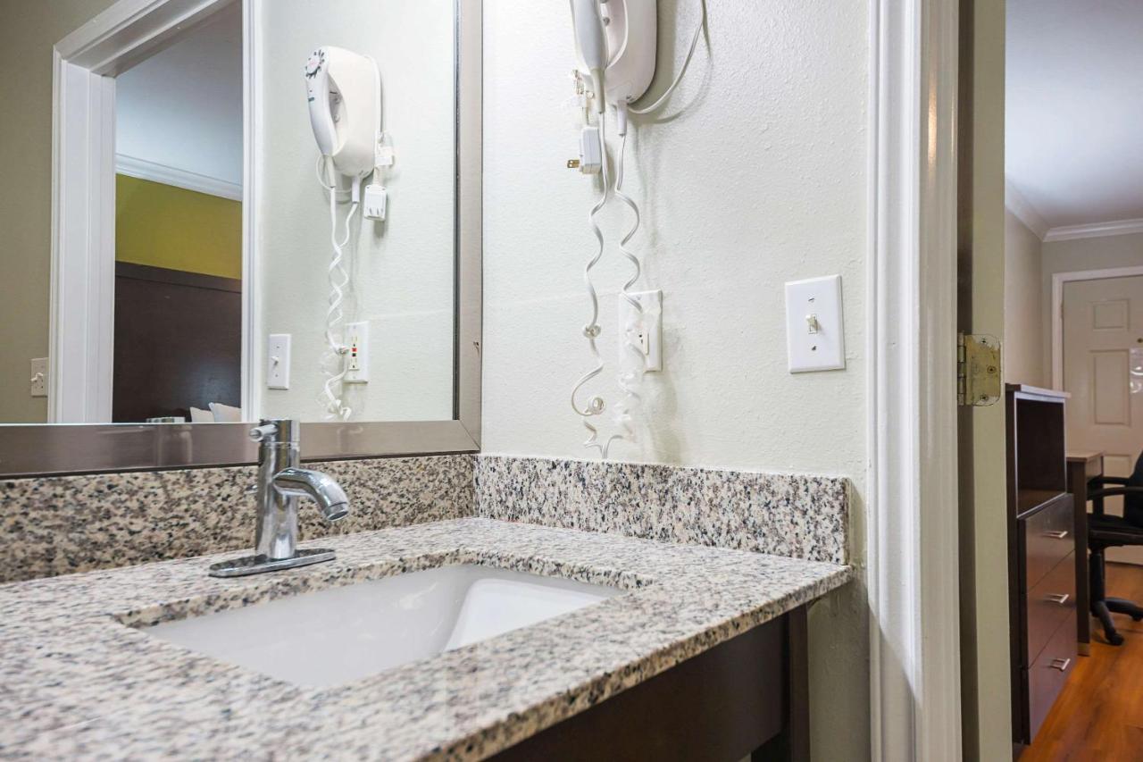 Quality Inn DeRidder Bagian luar foto